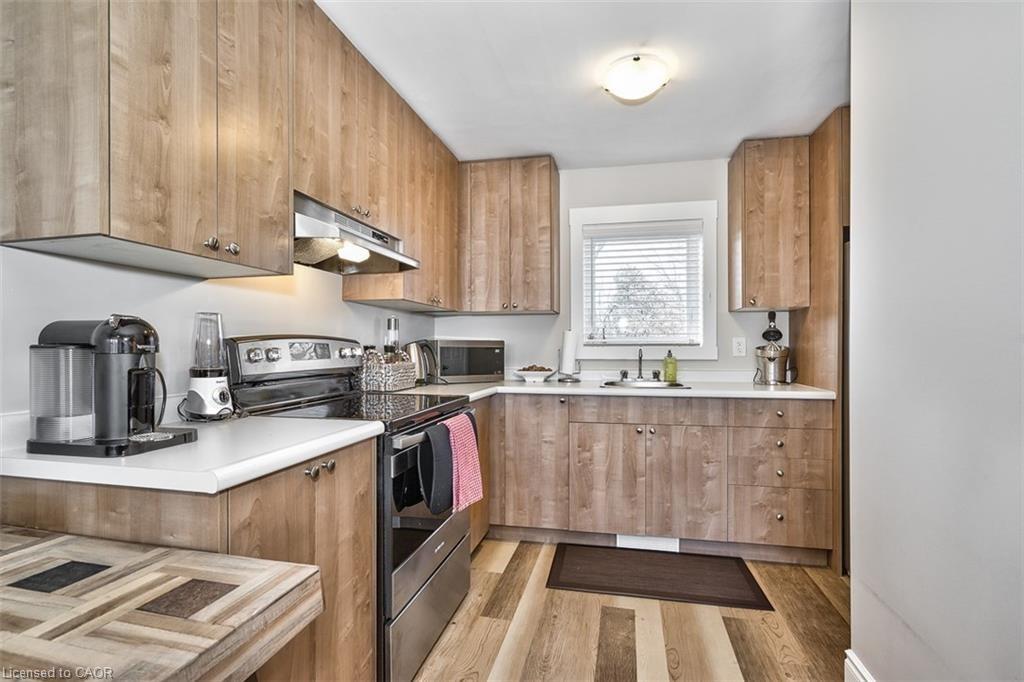 144 Ottawa Street S Property Photo 3