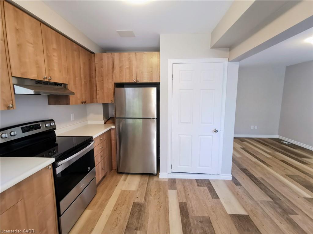 144 Ottawa Street S Property Photo 13