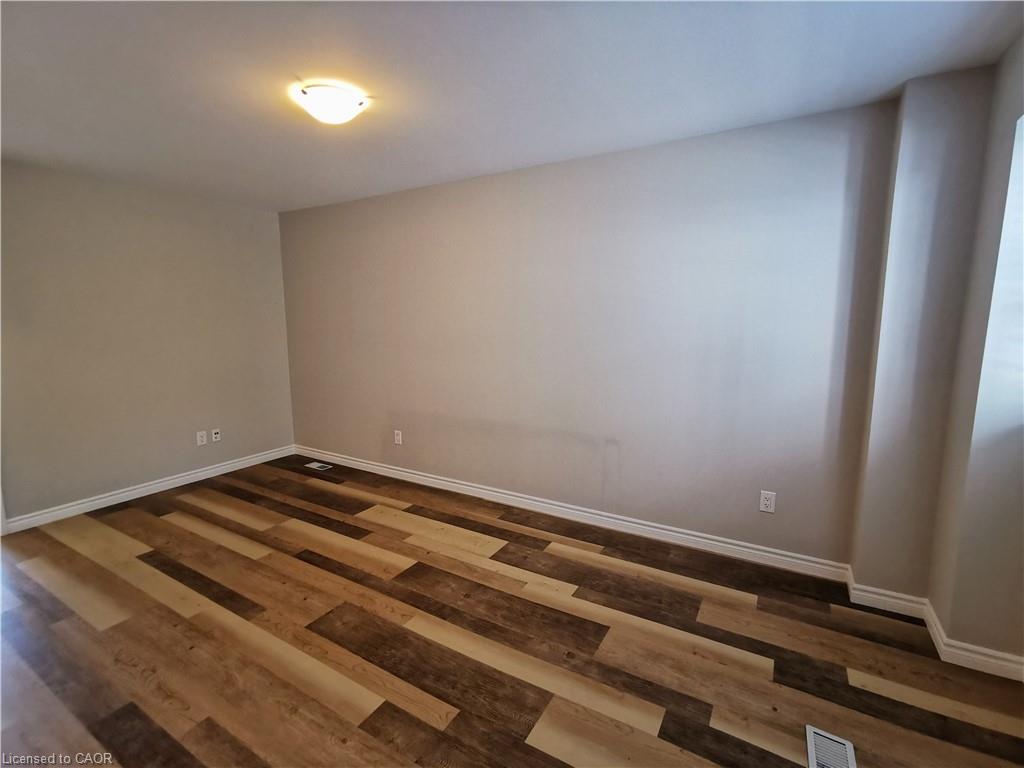144 Ottawa Street S Property Photo 15