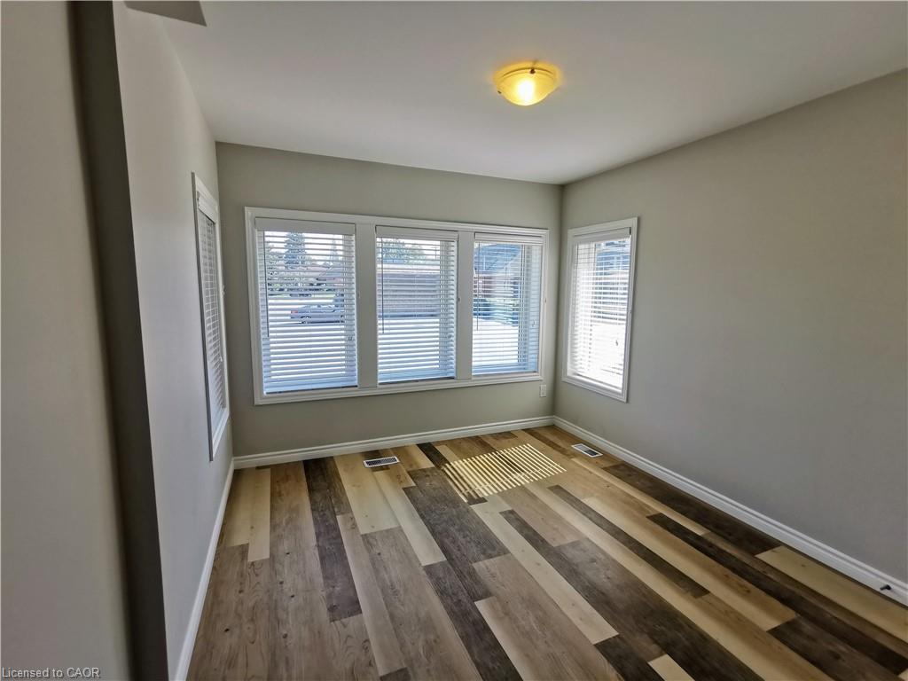 144 Ottawa Street S Property Photo 19