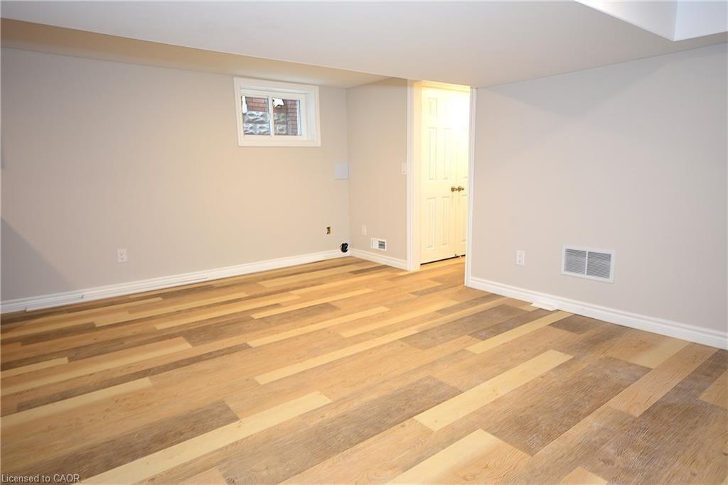 144 Ottawa Street S Property Photo 23