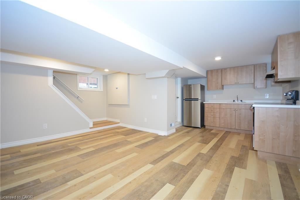 144 Ottawa Street S Property Photo 25