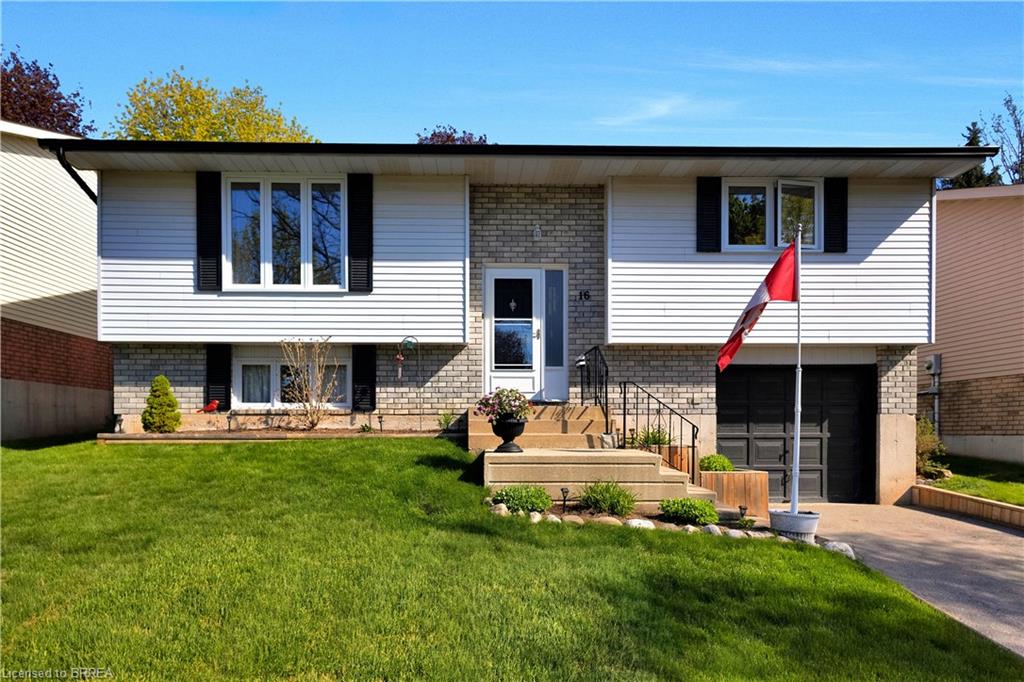 16 Sandlewood Avenue Property Photo 1