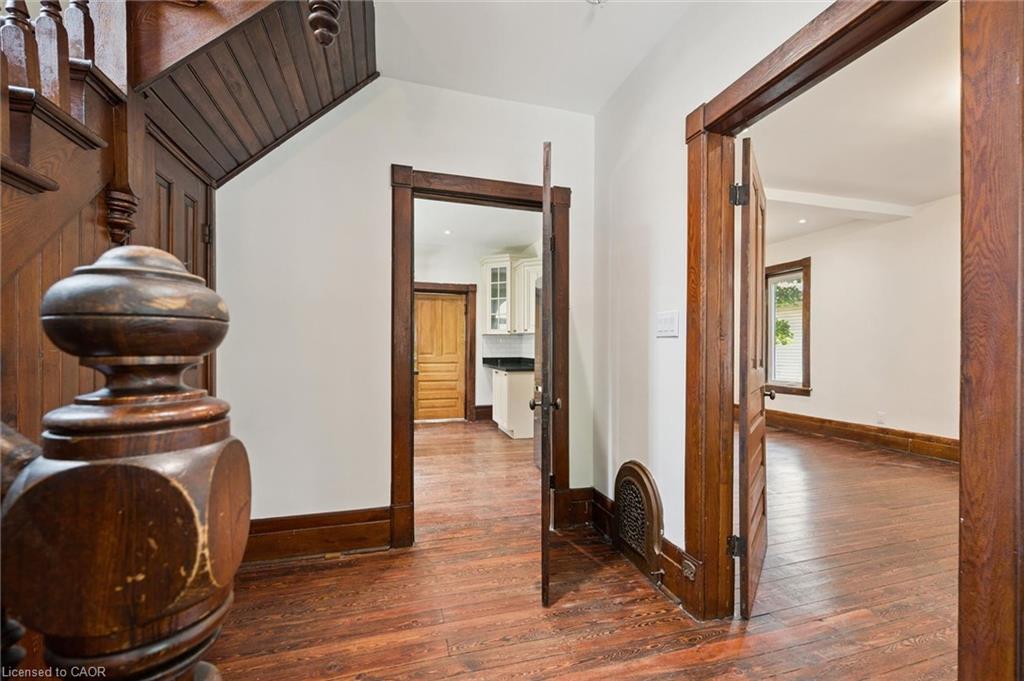 245 Lowther Street S Property Photo 7