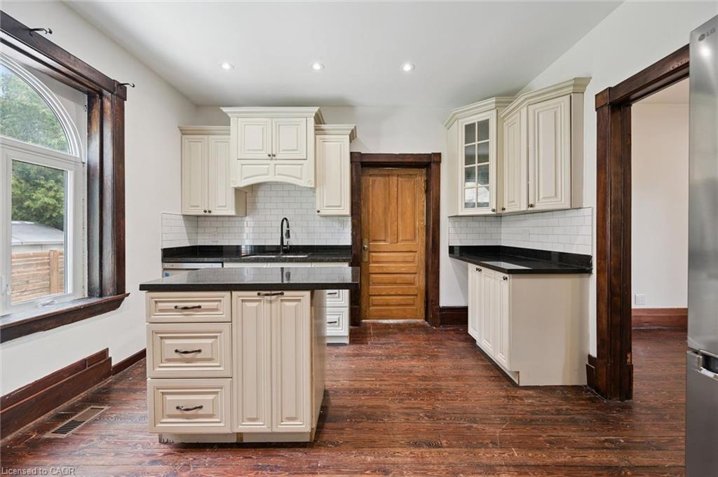 245 Lowther Street S Property Photo 8