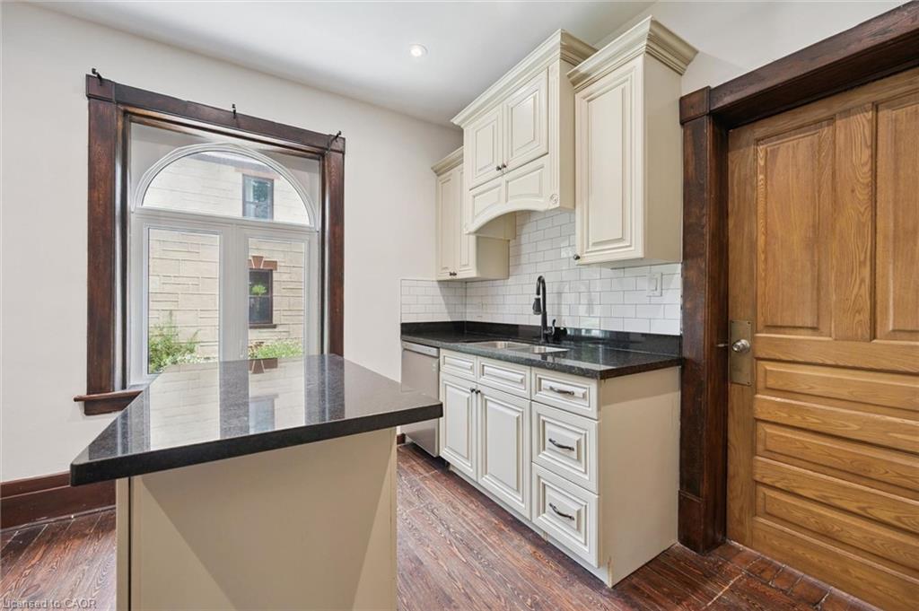 245 Lowther Street S Property Photo 11