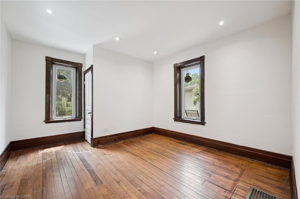 245 Lowther Street S Property Photo 13