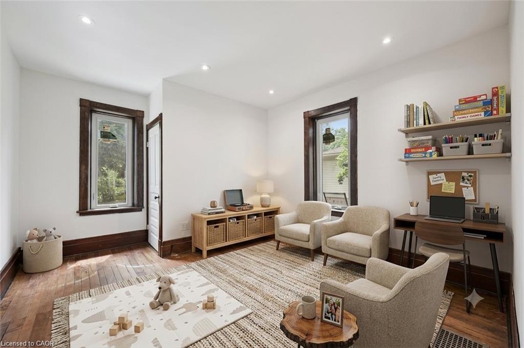 245 Lowther Street S Property Photo 14