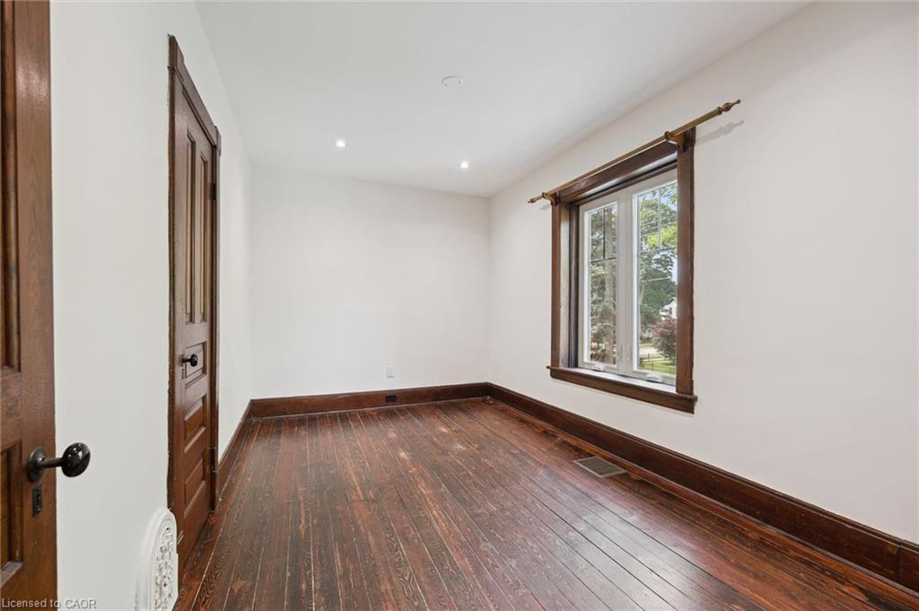 245 Lowther Street S Property Photo 29