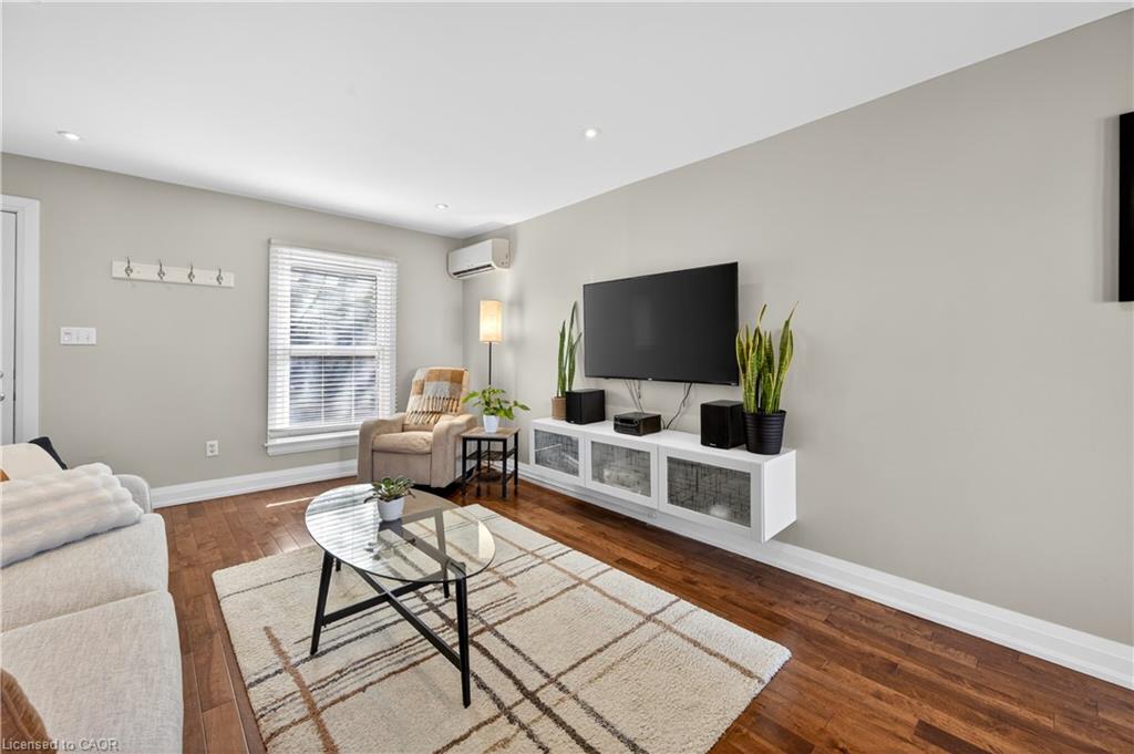 113 Niagara Street Property Photo 16