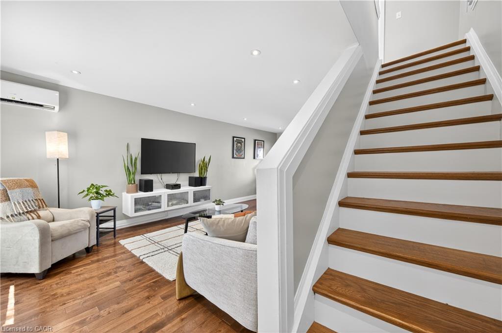 113 Niagara Street Property Photo 23