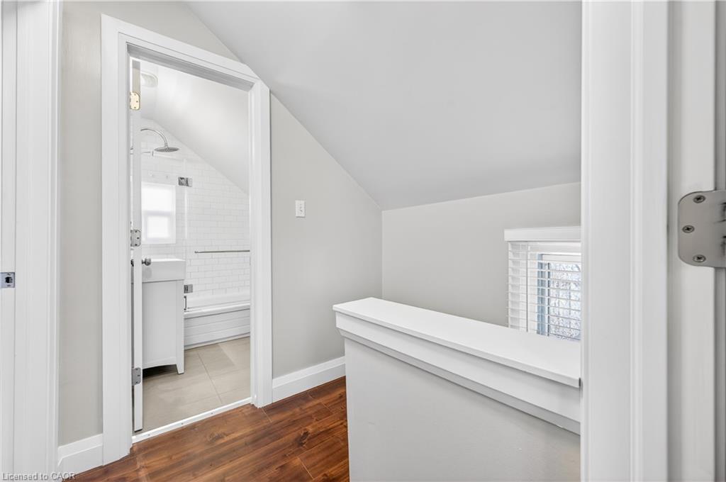 113 Niagara Street Property Photo 27