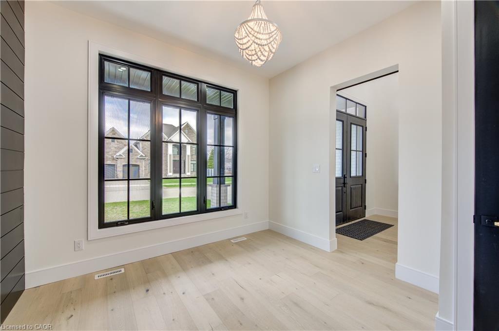 8 Edgeview Crescent Property Photo 5