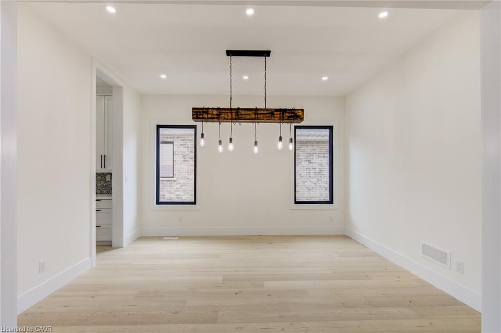 8 Edgeview Crescent Property Photo 6