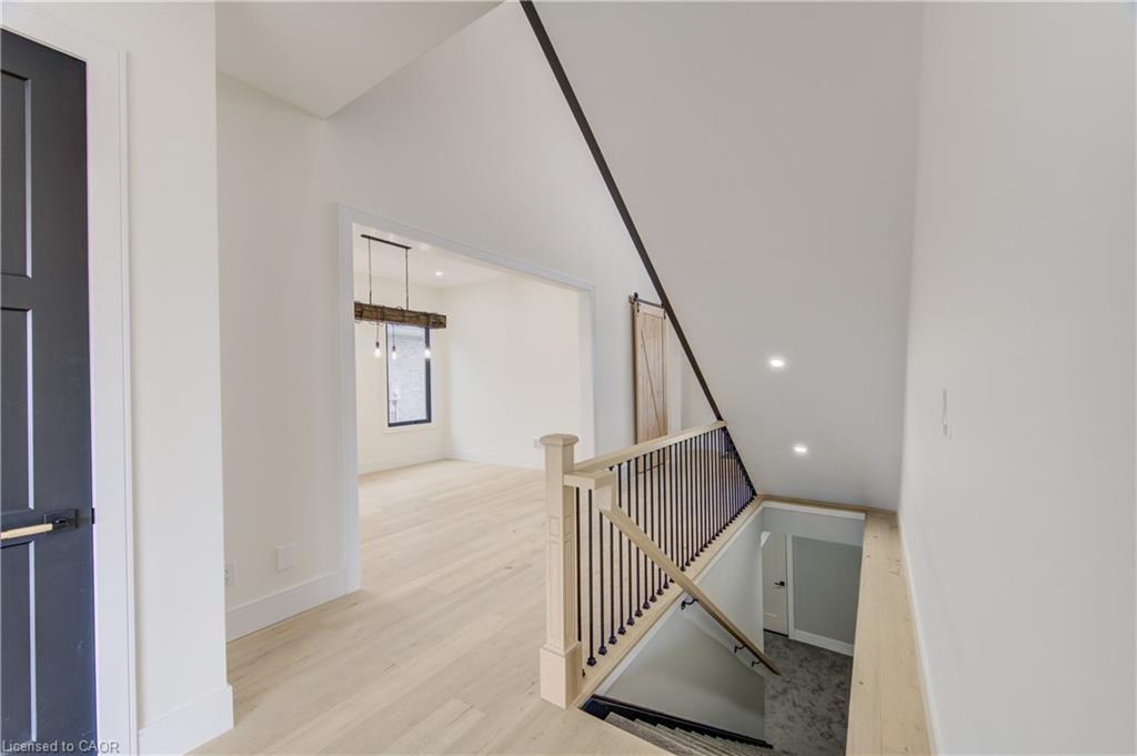 8 Edgeview Crescent Property Photo 7