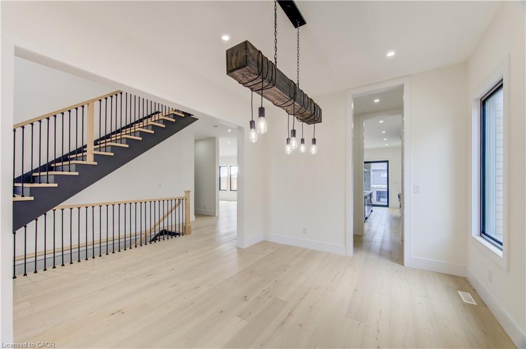 8 Edgeview Crescent Property Photo 8
