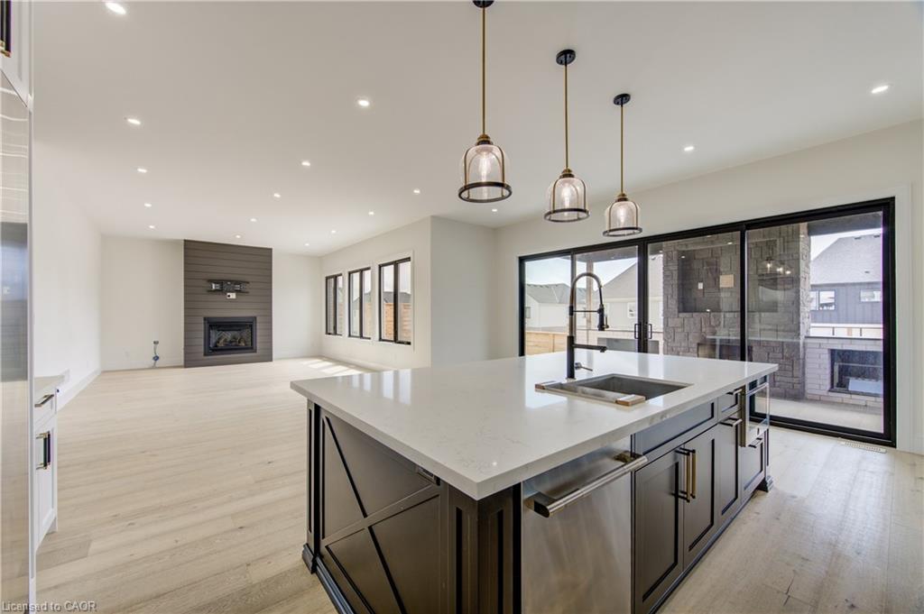8 Edgeview Crescent Property Photo 12