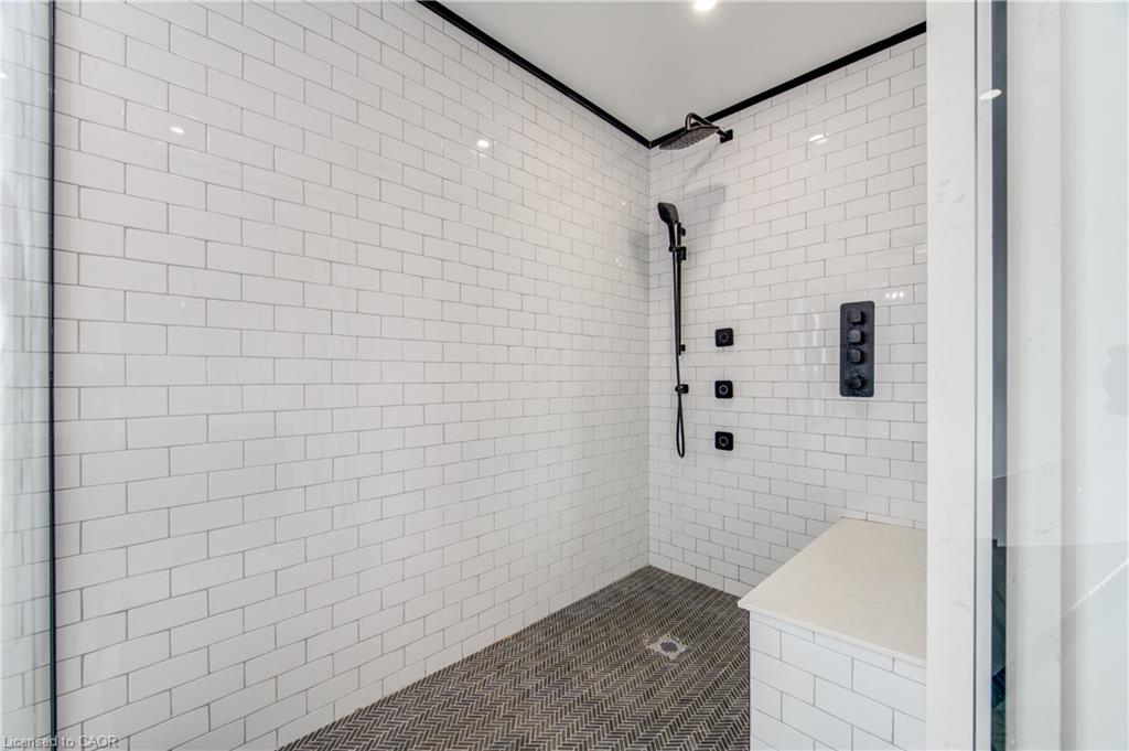 8 Edgeview Crescent Property Photo 38