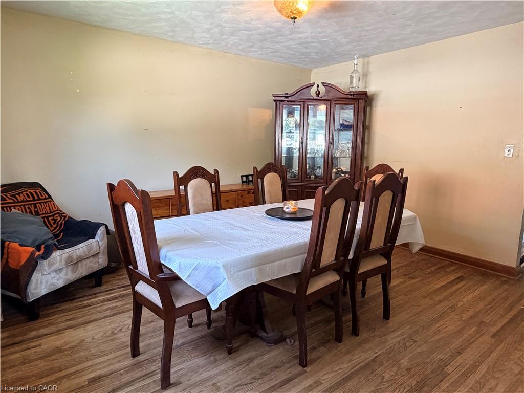 23 Erie Avenue S Property Photo 6