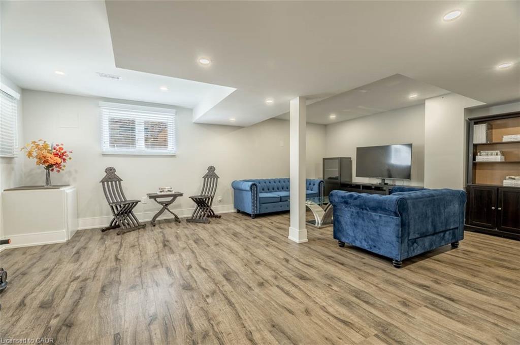 292 Gillett Point Property Photo 20