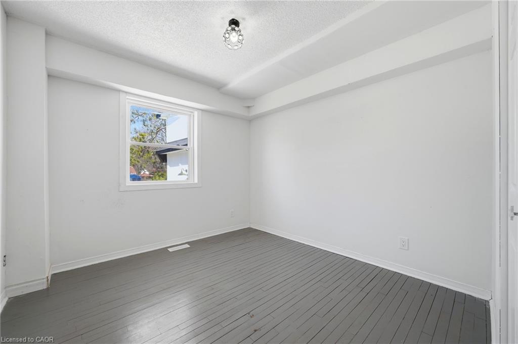42 Fatima Court Property Photo 21