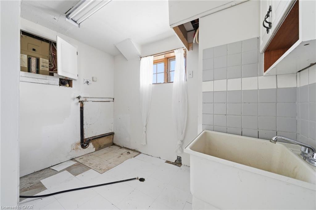 42 Fatima Court Property Photo 31