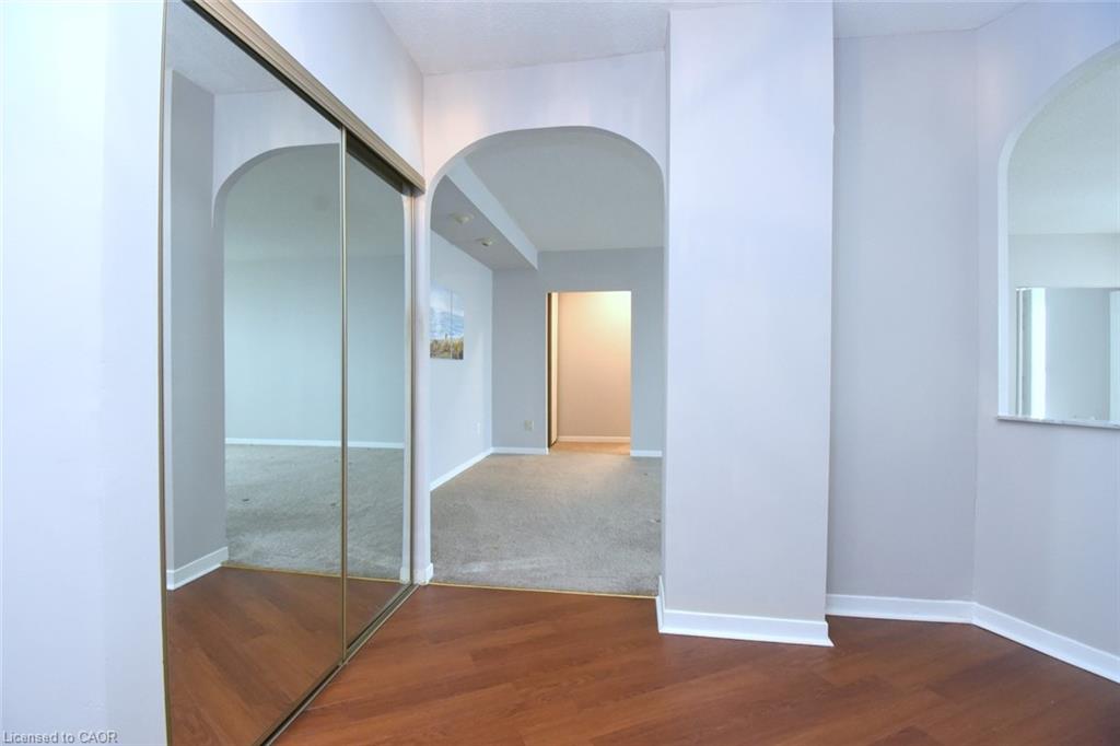 1708-5250 Lakeshore Road Property Photo 7