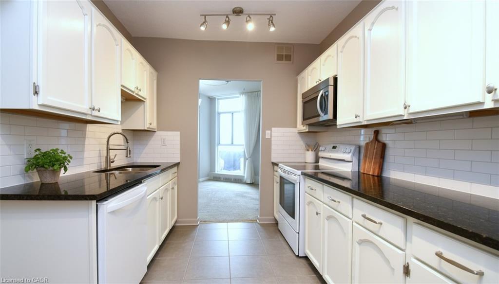1708-5250 Lakeshore Road Property Photo 22