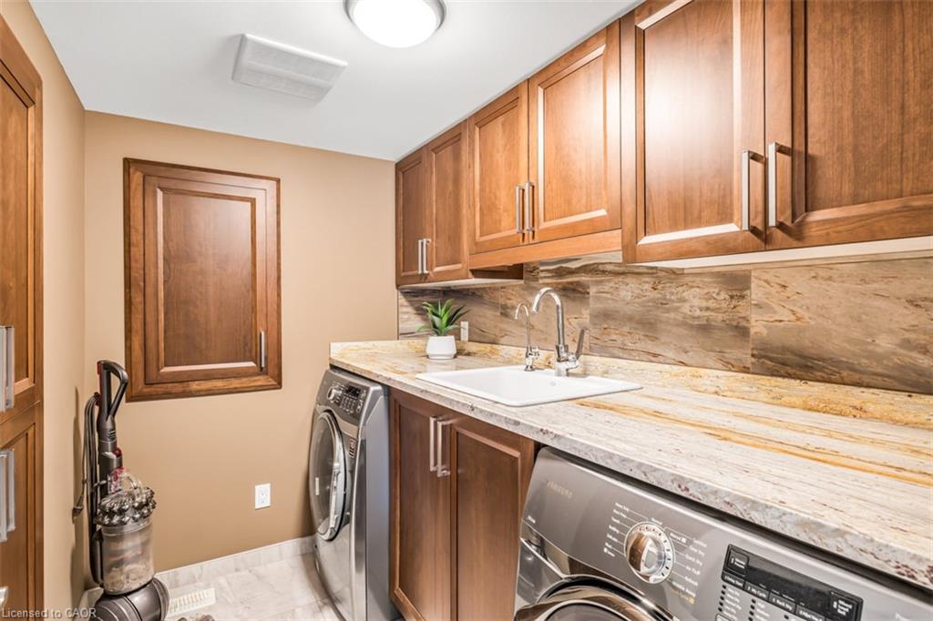 1399 Safari Road Property Photo 18