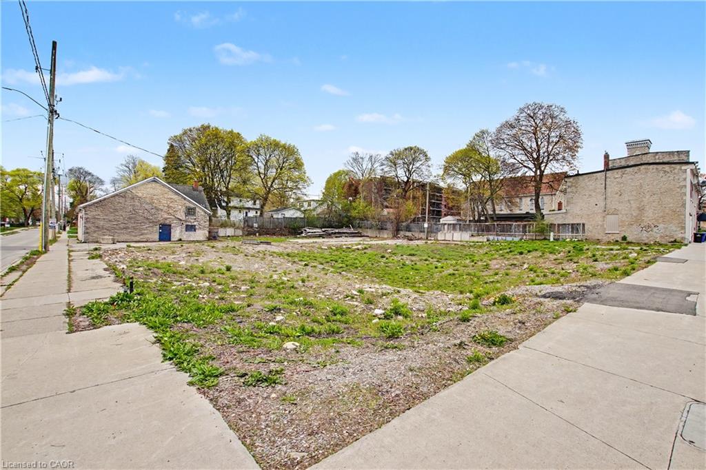 868 King Street E Property Photo 2