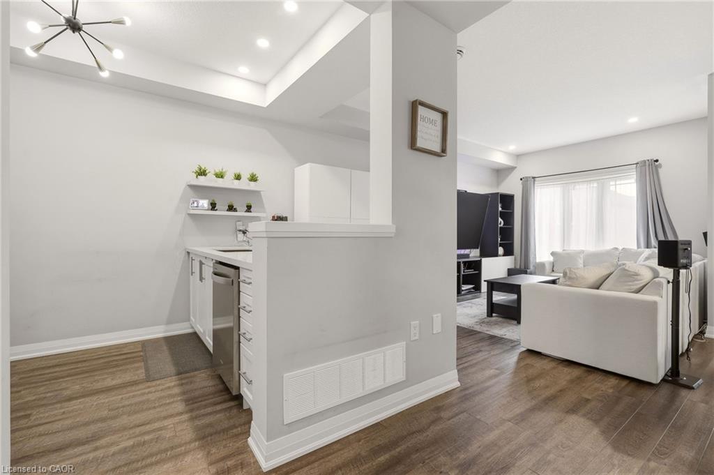 58 Waterlily Way Property Photo 3