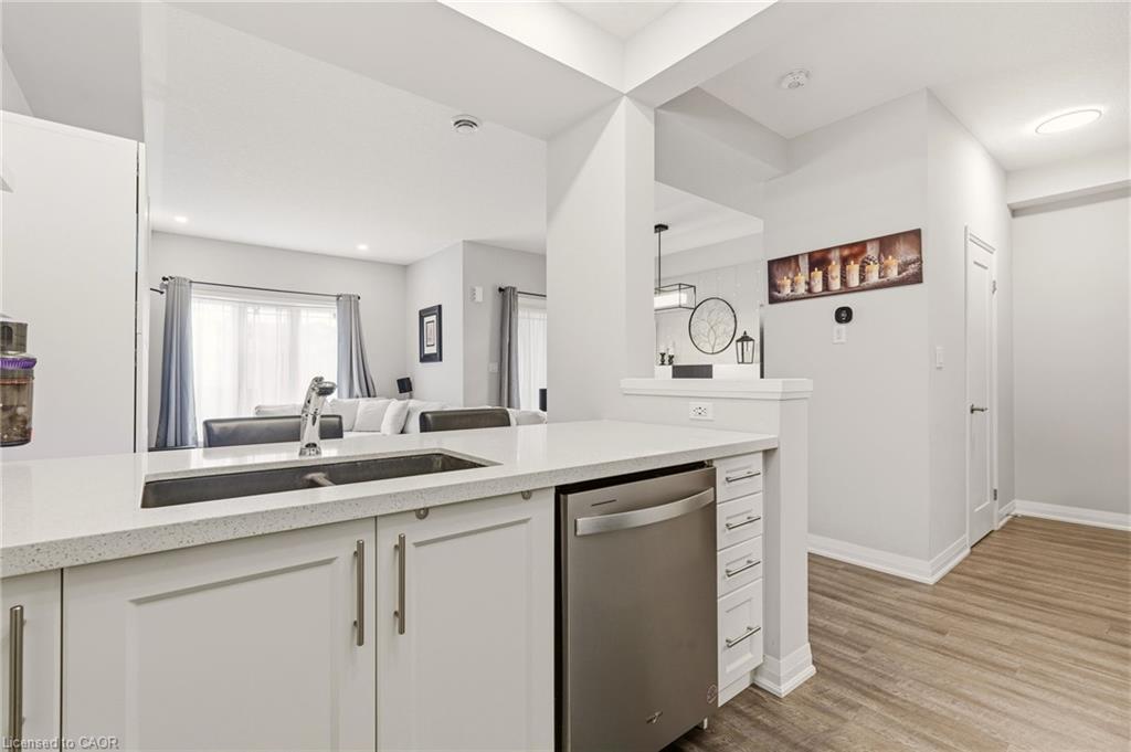 58 Waterlily Way Property Photo 4