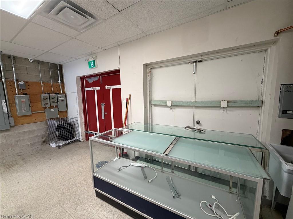 8-1447 Upper Ottawa Street Property Photo 10