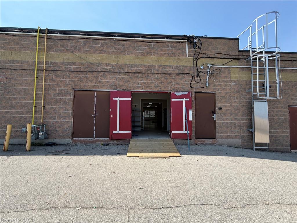 8-1447 Upper Ottawa Street Property Photo 12