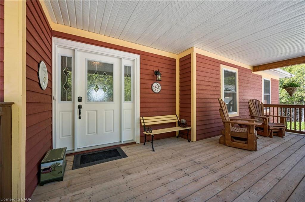 495190 Traverston Road Property Photo 2