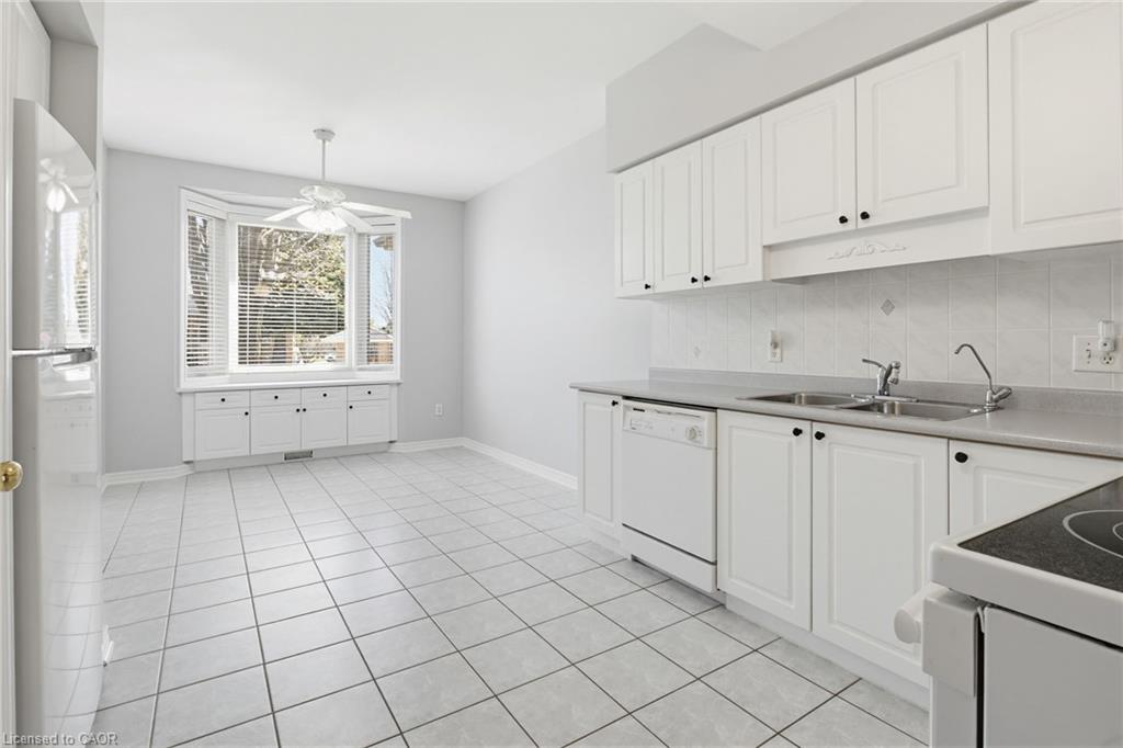 34 Greentrail Drive Property Photo 6