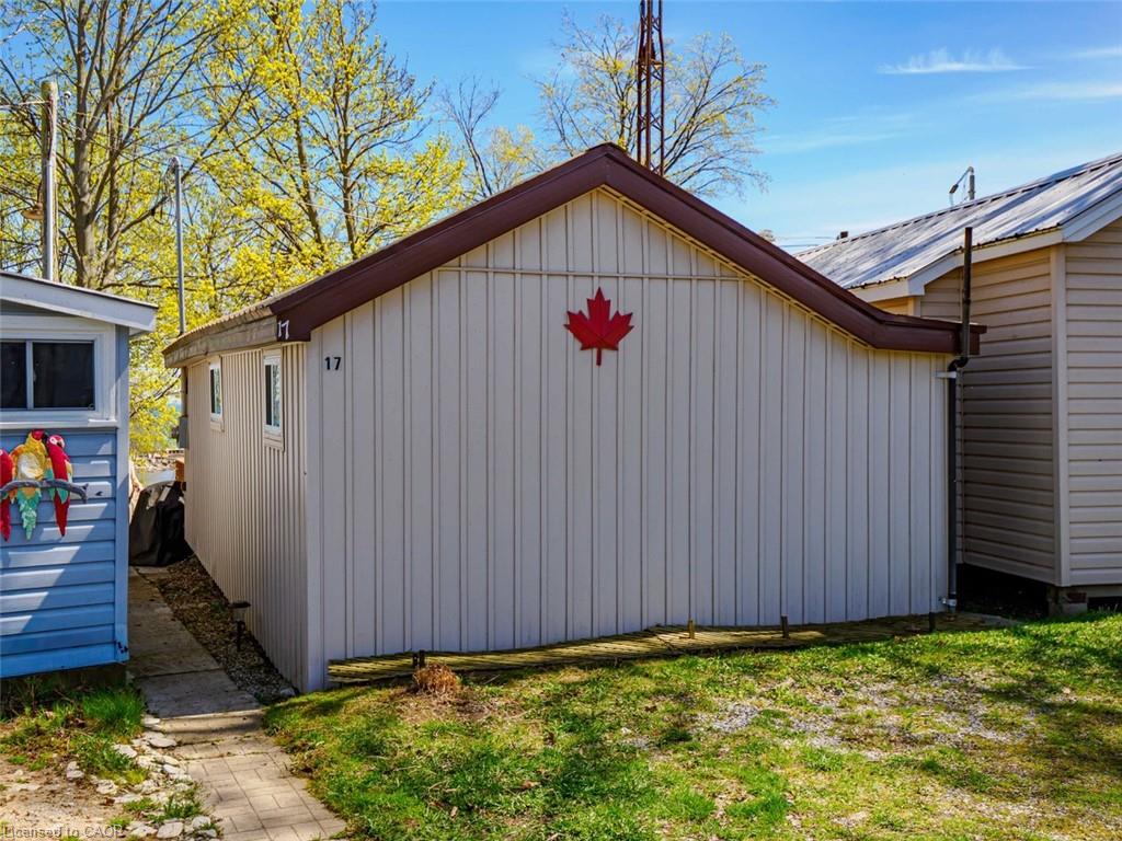 17 Bucks Park Property Photo 8
