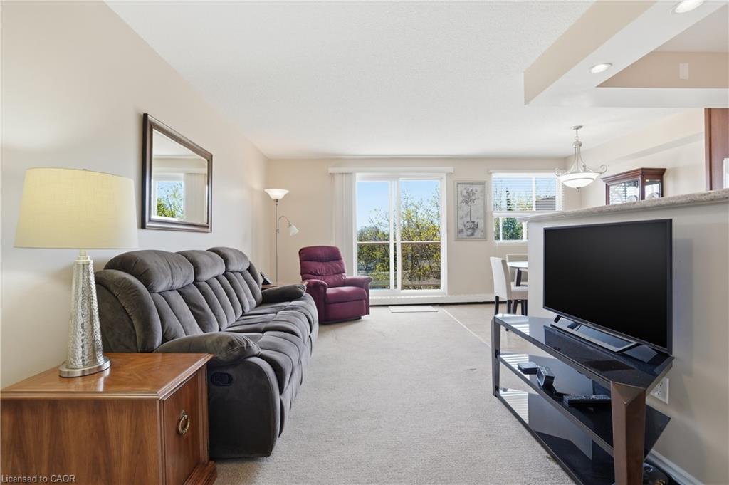 512-793 Colborne Street E Property Photo 4