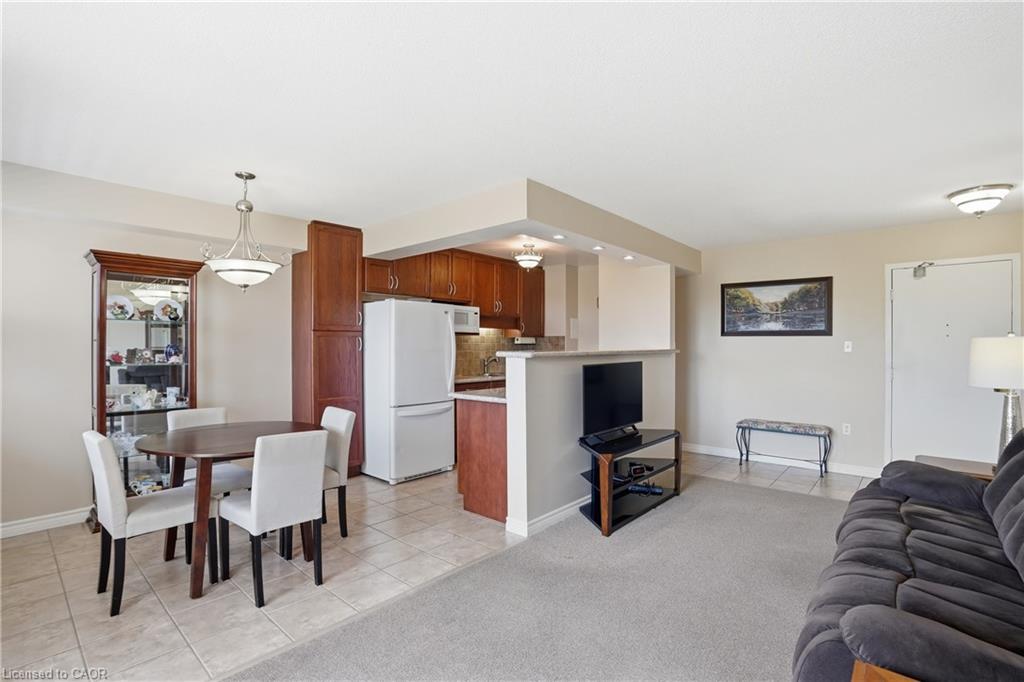 512-793 Colborne Street E Property Photo 5