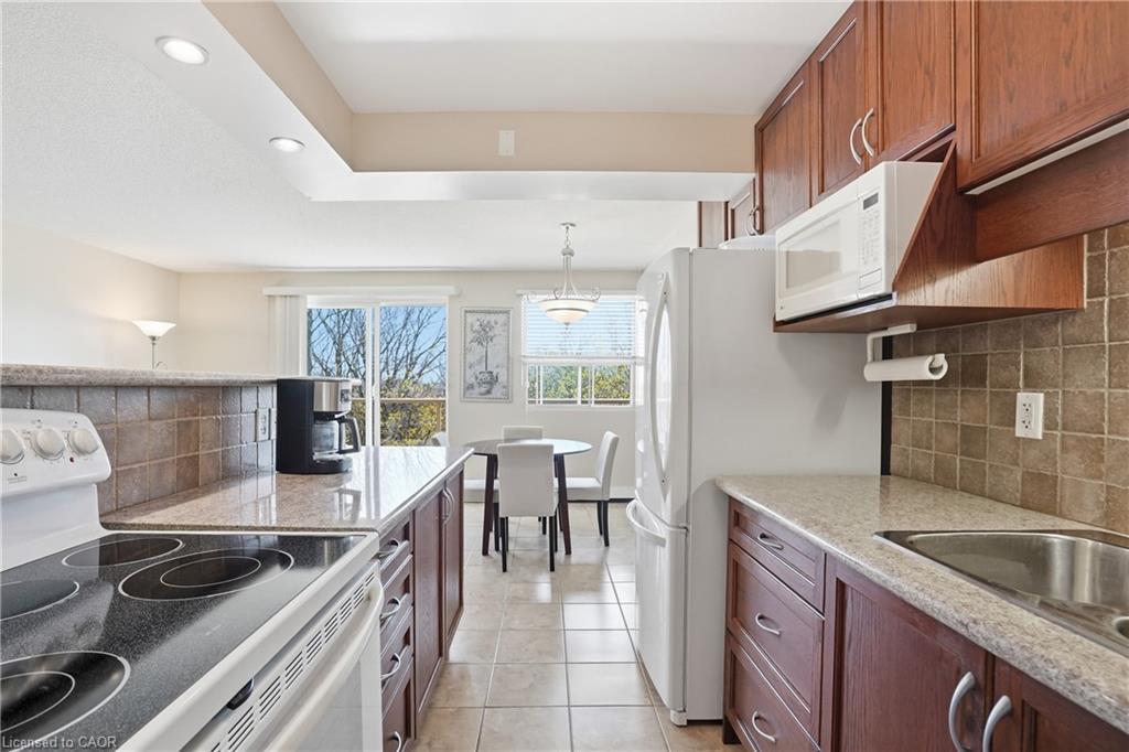 512-793 Colborne Street E Property Photo 11