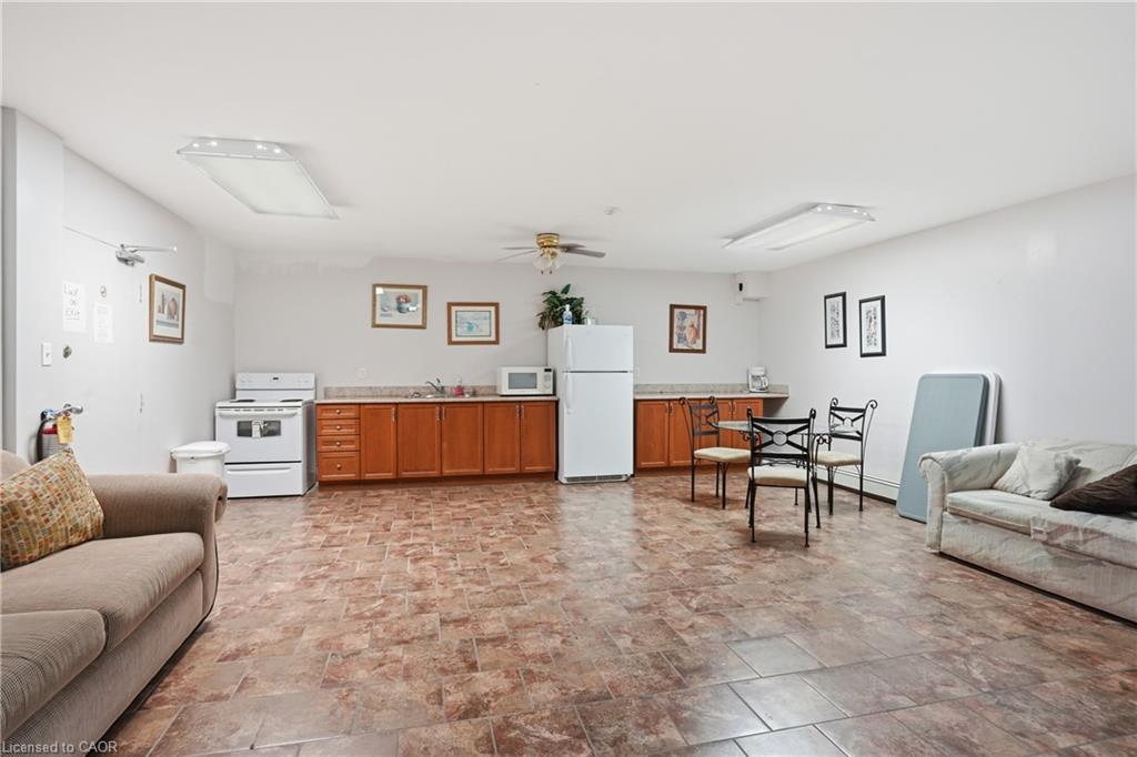 512-793 Colborne Street E Property Photo 24