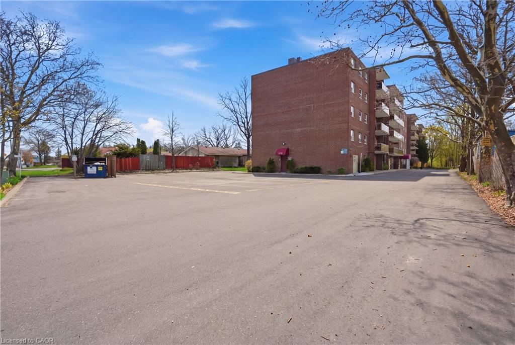 512-793 Colborne Street E Property Photo 28