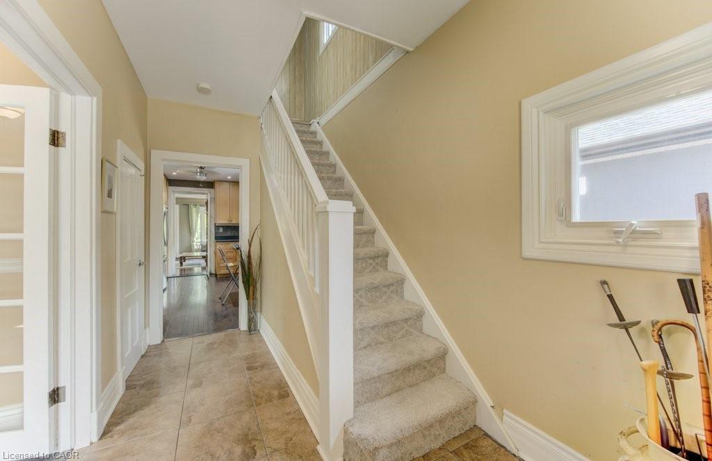 271 London Road W Property Photo 3