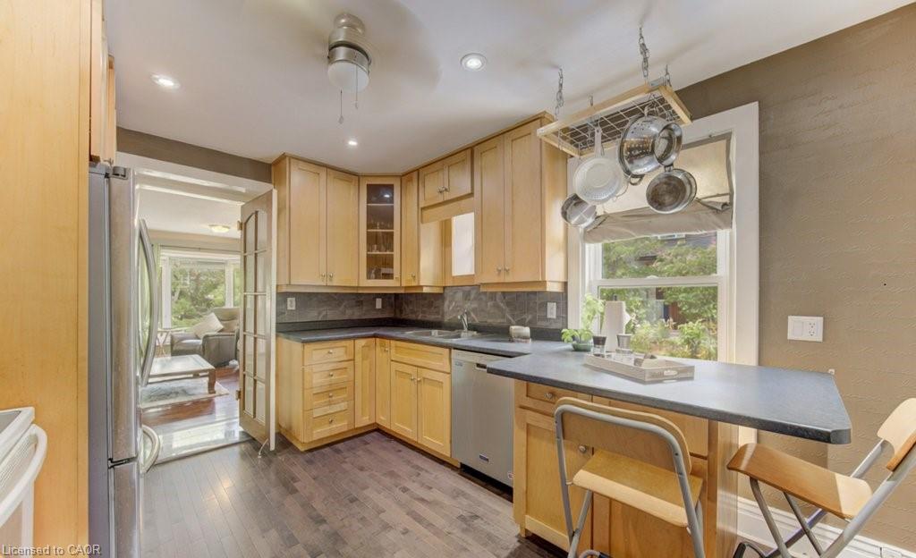 271 London Road W Property Photo 9