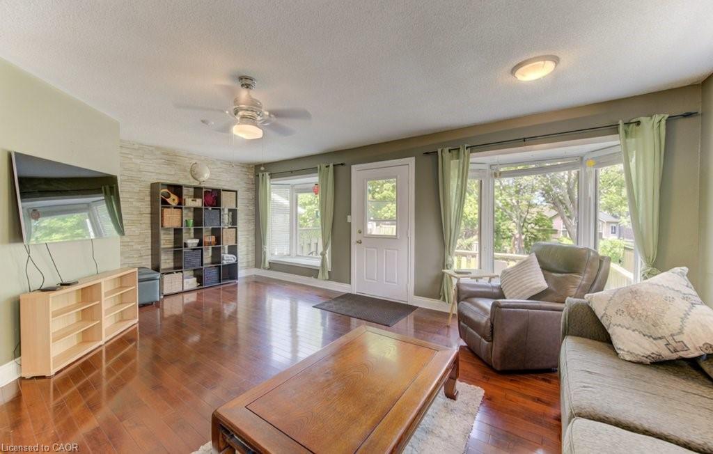 271 London Road W Property Photo 12