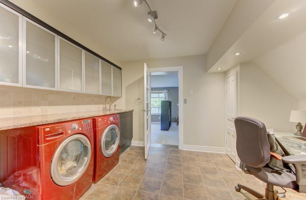 271 London Road W Property Photo 22