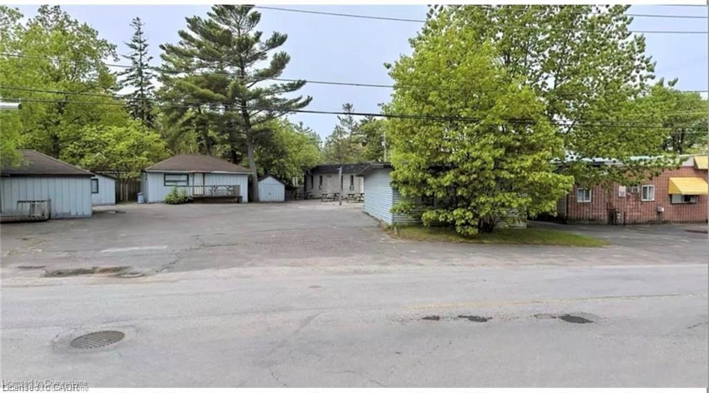47 River Road E Property Photo 2