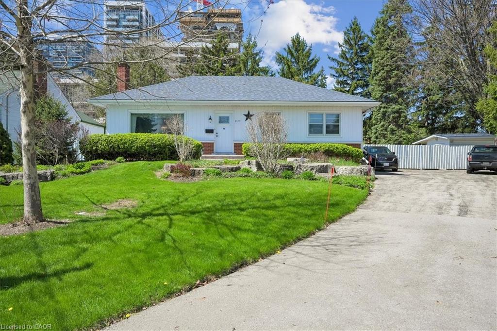 2117 Edinburgh Drive Property Photo 3