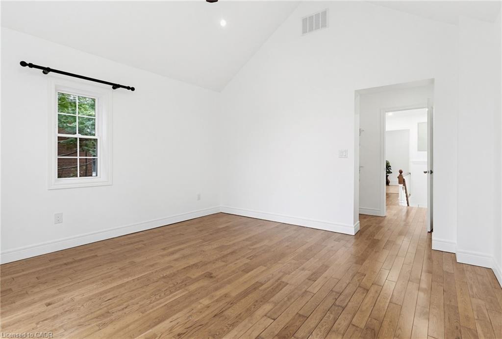 42 Erie Avenue Property Photo 18