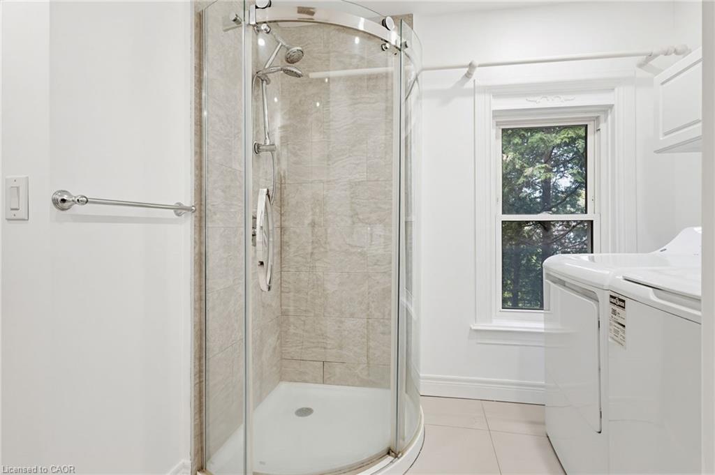 42 Erie Avenue Property Photo 23